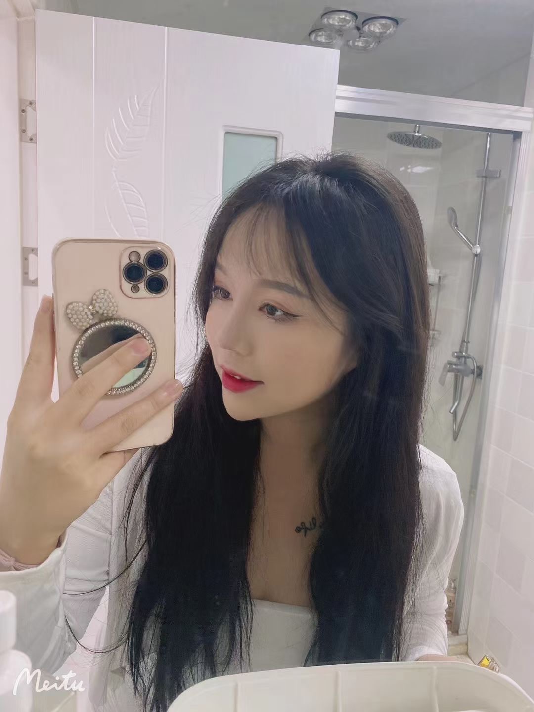 身材比例完美，温柔的妹子